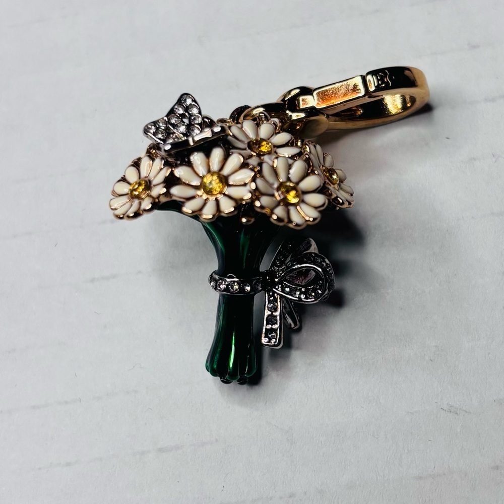 JUICY COUTURE Bouquet of Daisies Charm